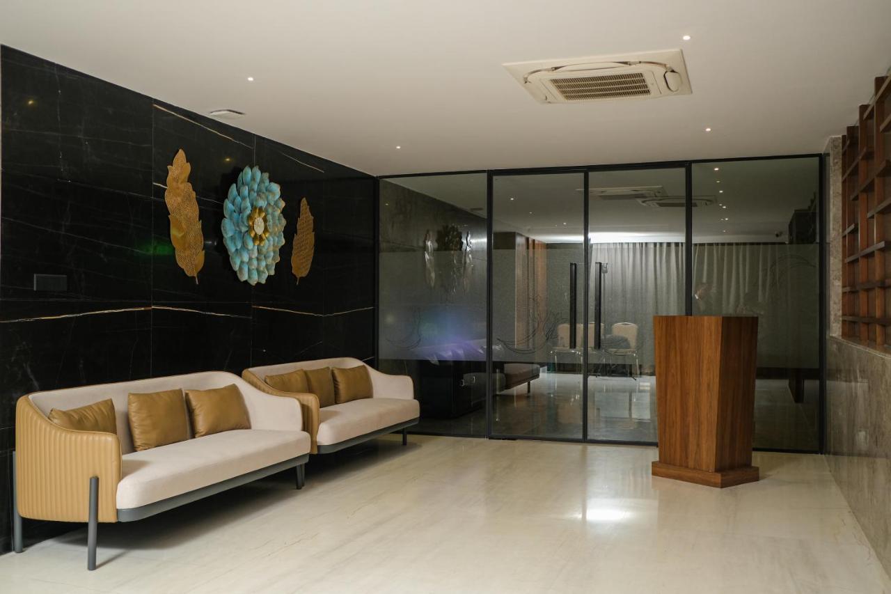 Hotel Tulips Grand Haïdarabad Extérieur photo